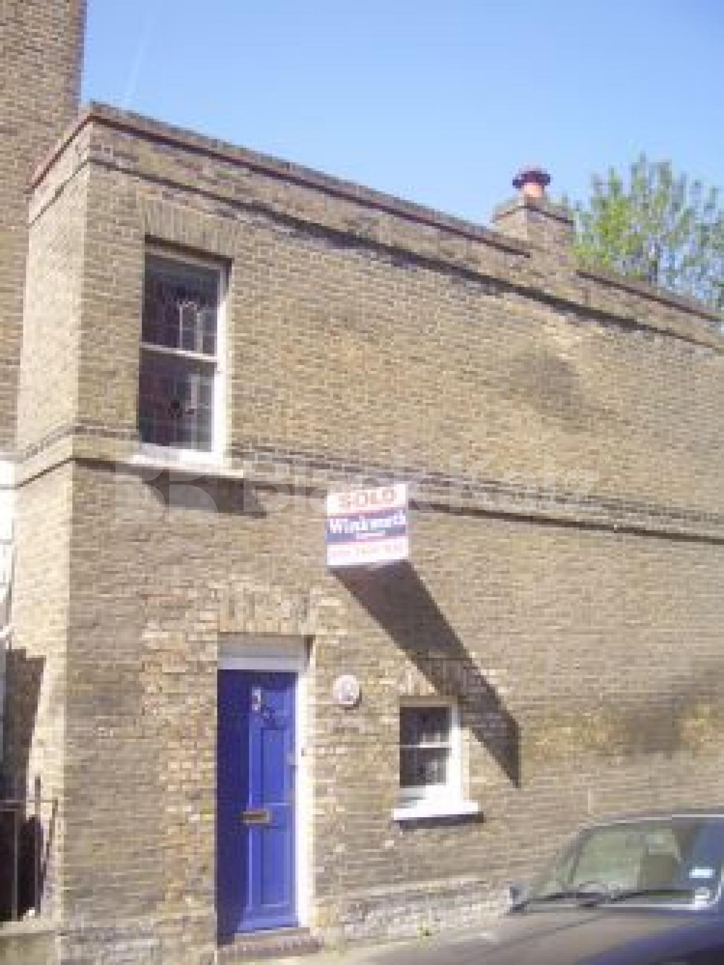 			1 Bedroom, 1 bath, 1 reception Flat			 Great Percy Street, ANGEL WC1X WC1X