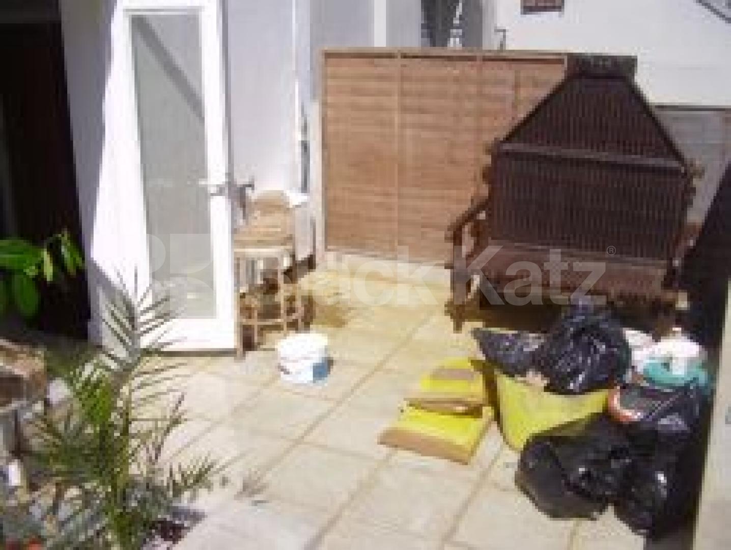 			2 Bedroom, 1 bath, 1 reception Flat			 Hanley Road, FINSBURY PARK/STROUD GREEN N4