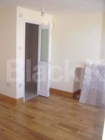 			2 Bedroom, 1 bath, 1 reception Flat			 Penton Road, ANGEL N1