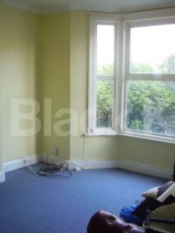 			3 Bedroom, 1 bath, 1 reception Flat			 Thorpedale Road, FINSBURY PARK N4