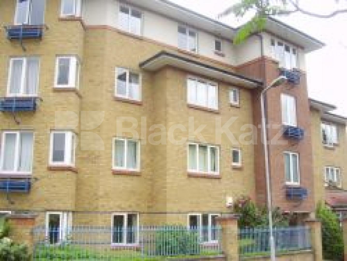 			3 Bedroom, 1 bath, 1 reception Flat			 Middleton Grange, MANOR HOUSE N4