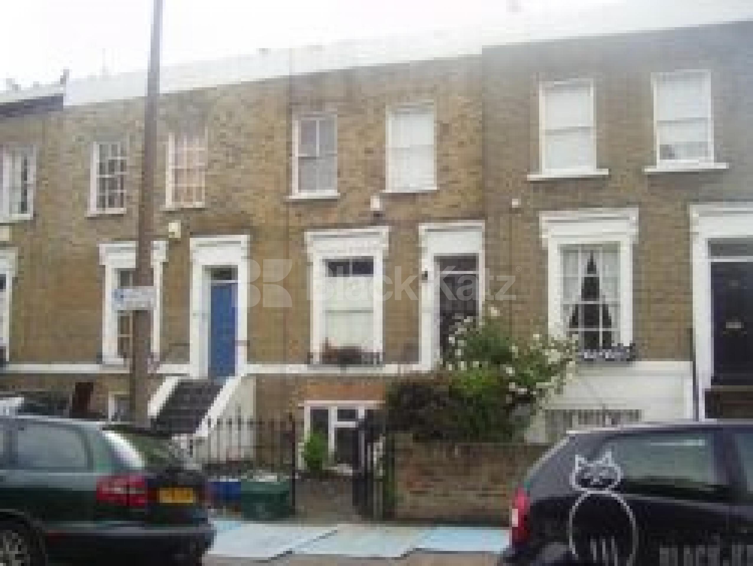 			3 Bedroom, 1 bath, 1 reception Flat			 Lawford Road, ISLINGTON N1 N1