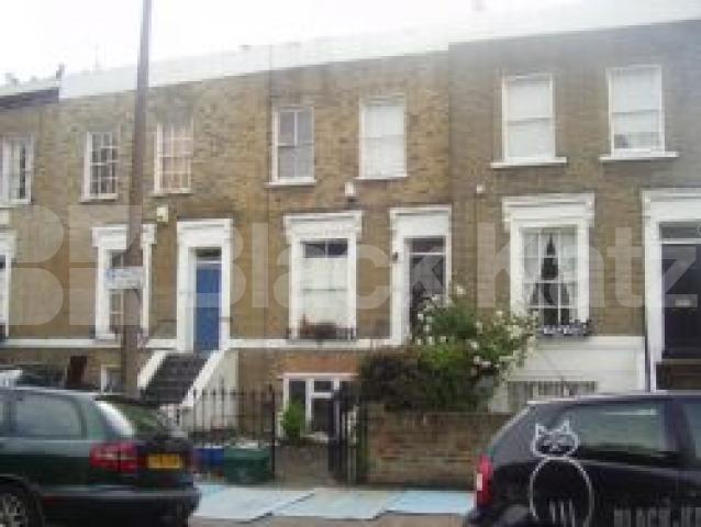 			3 Bedroom, 1 bath, 1 reception Flat			 Lawford Road, ISLINGTON N1