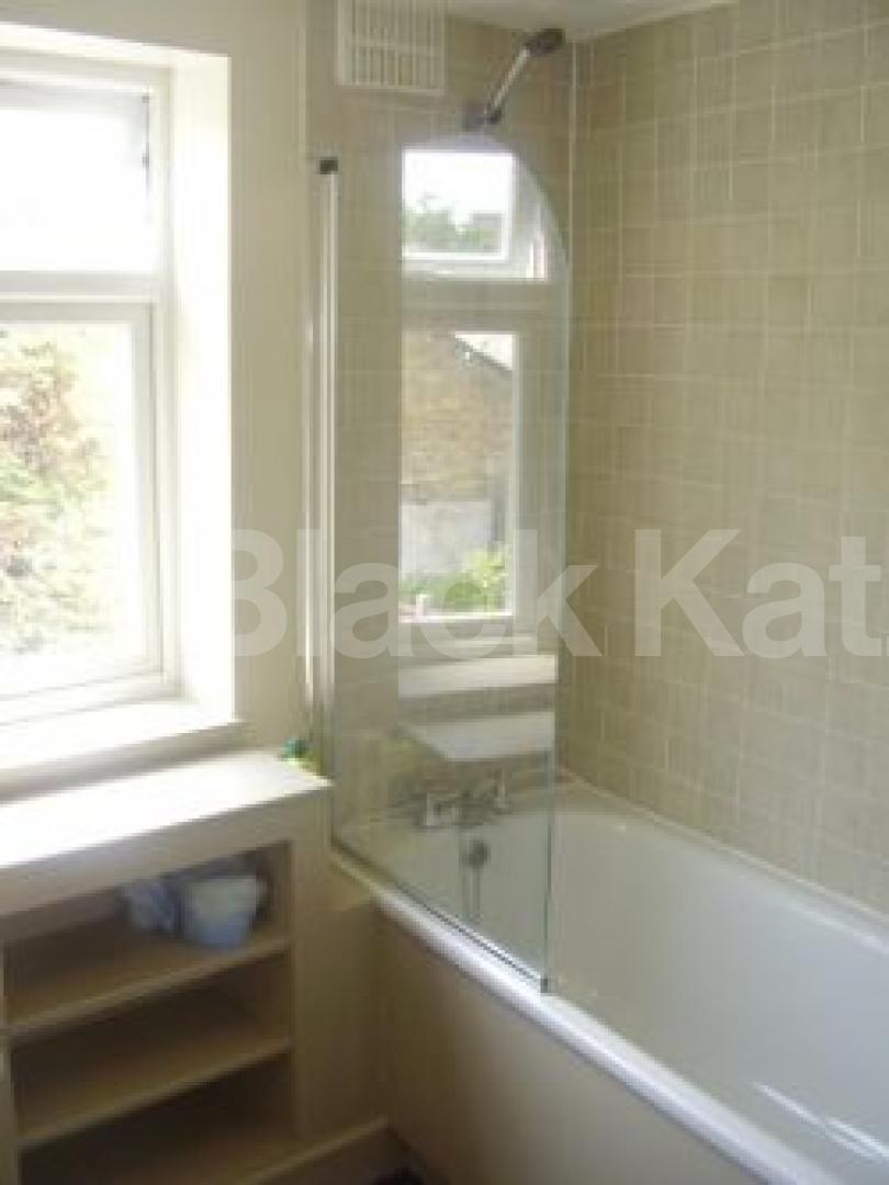 			2 Bedroom, 1 bath, 1 reception Flat			 Moray Road, FINSBURY PARK N4