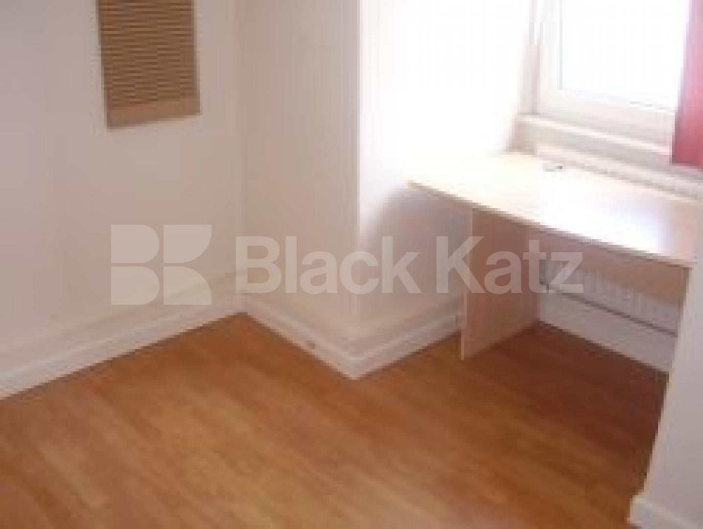 			AMAZING VALUE!!!!!!!, 4 Bedroom, 1 bath, 1 reception Flat			 Percival street, Angel / Clerkenwell