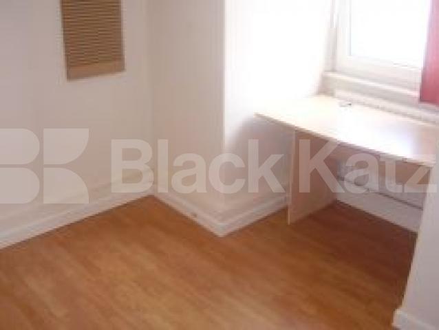 			AMAZING VALUE!!!!!!!, 4 Bedroom, 1 bath, 1 reception Flat			 Percival street, Angel / Clerkenwell