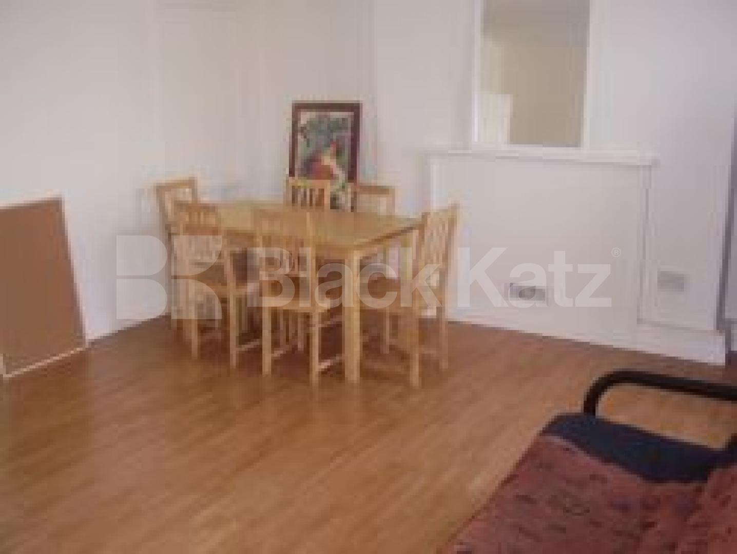 			AMAZING VALUE!!!!!!!, 4 Bedroom, 1 bath, 1 reception Flat			 Percival street, Angel / Clerkenwell