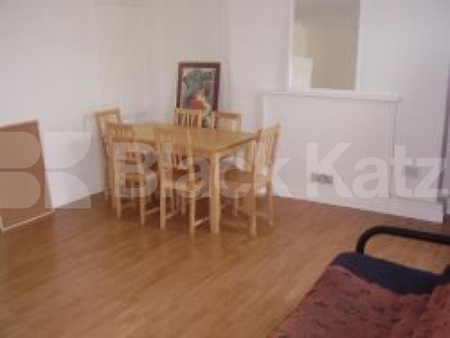 			AMAZING VALUE!!!!!!!, 4 Bedroom, 1 bath, 1 reception Flat			 Percival street, Angel / Clerkenwell