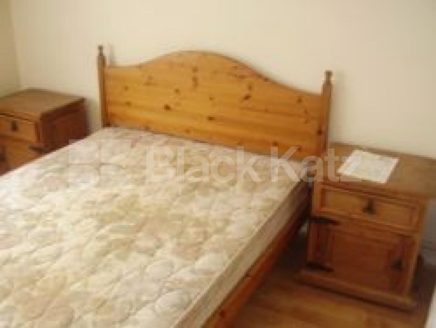 			1 Bedroom, 1 bath, 1 reception Flat			 Essex Road, ISLINGTON