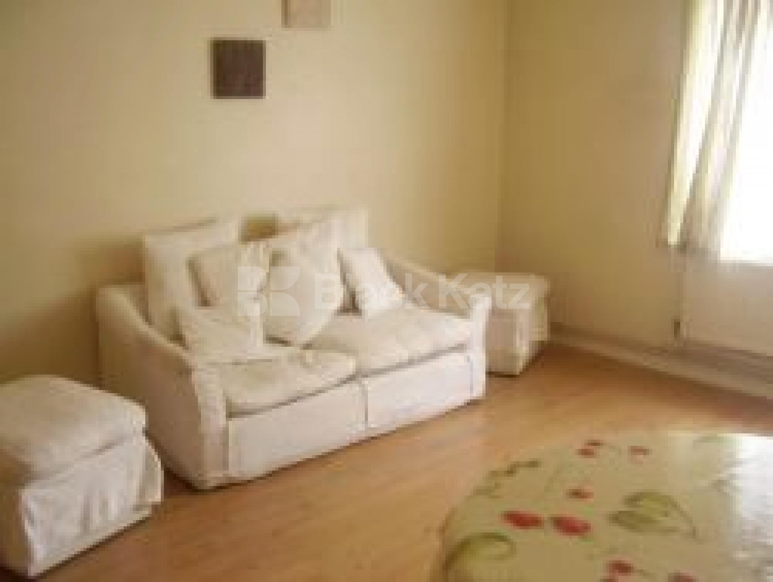 			1 Bedroom, 1 bath, 1 reception Flat			 Essex Road, ISLINGTON N1