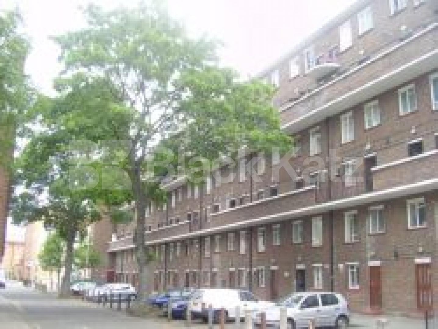 			1 Bedroom, 1 bath, 1 reception Flat			 Essex Road, ISLINGTON