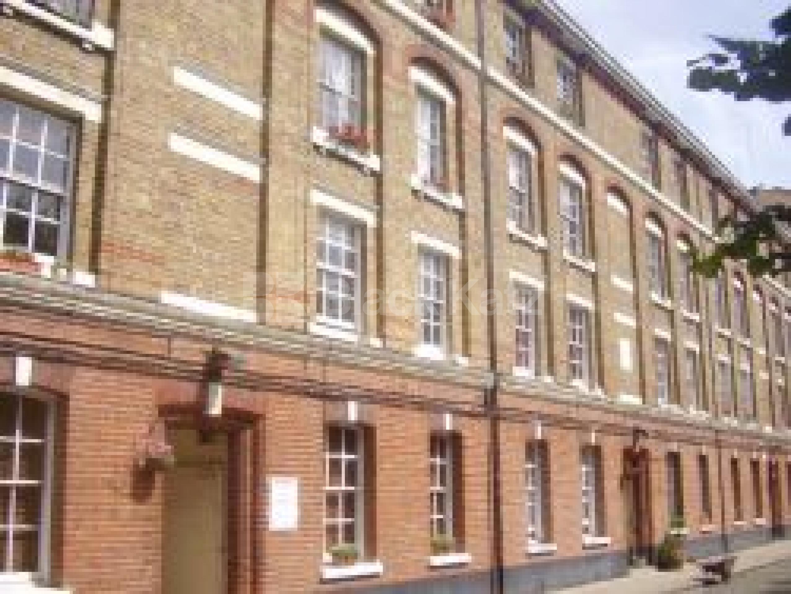 			2 Bedroom, 1 bath, 1 reception Flat			 Gibson gardens, Stoke newington N16
