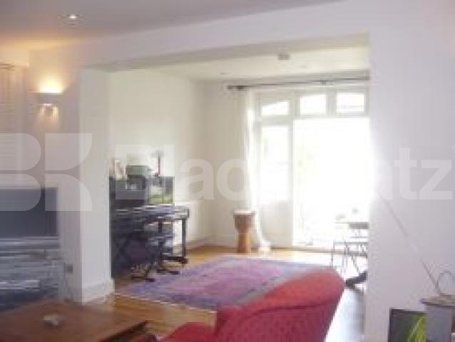 			NEW INSTRUCTION.MUST BE SEEN !!!, 3 Bedroom, 1 bath, 1 reception House			 Ashley Road, Archway