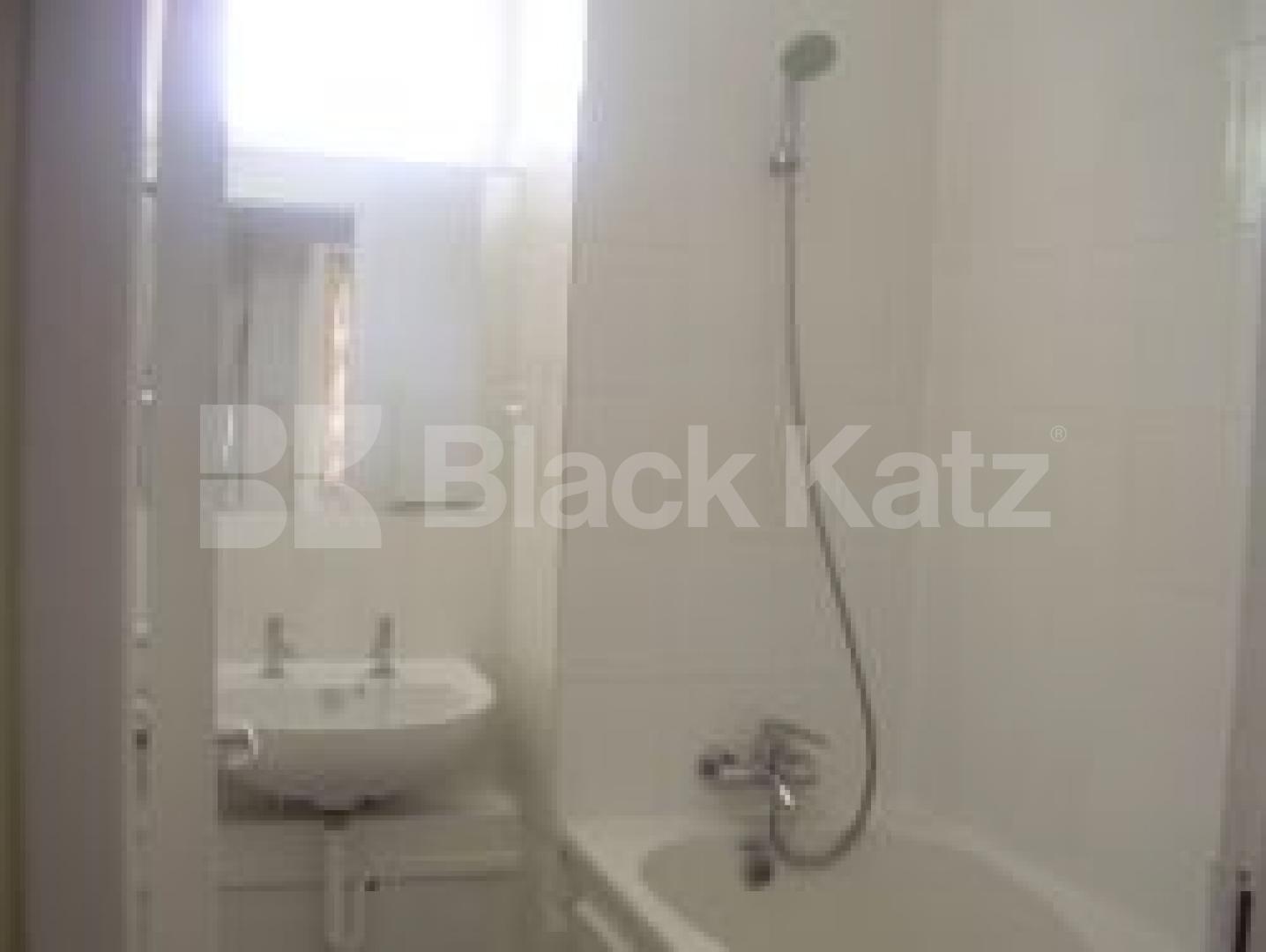 			New Instruction, 3 Bedroom, 1 bath, 1 reception Flat			 Collier Street, KINGS CROSS