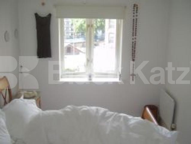 			UNFURNISHED, 1 Bedroom, 1 bath, 1 reception Flat			 Percy Circus, ANGEL 