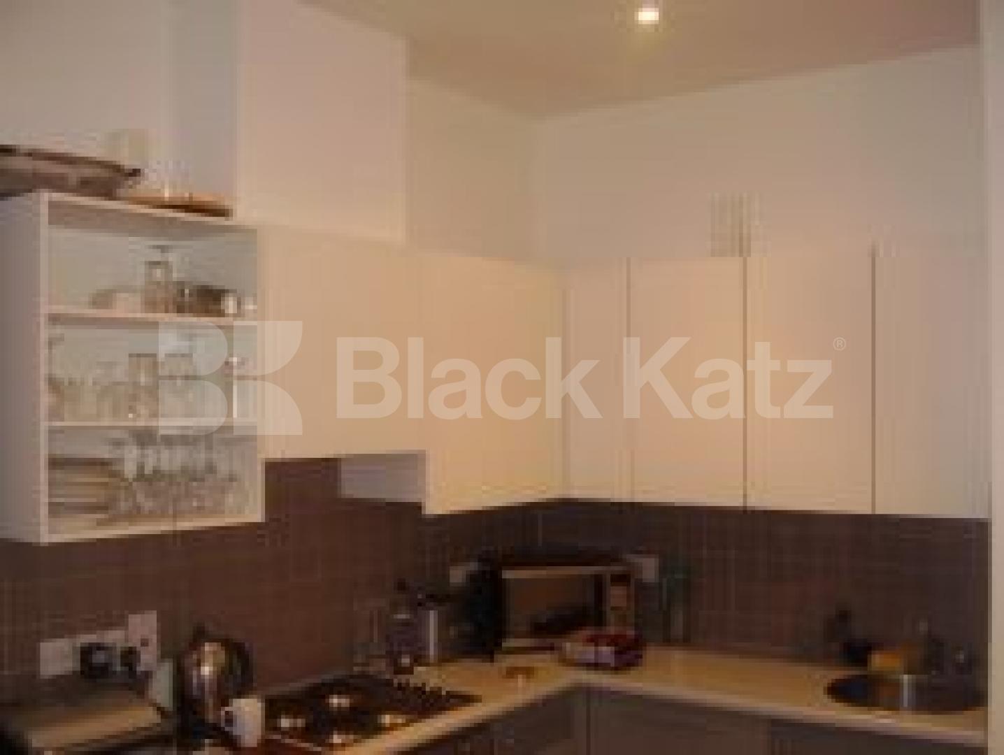 			2 Bedroom, 1 bath, 1 reception Flat			 Carysford Road, STOKE NEWINGTON N16