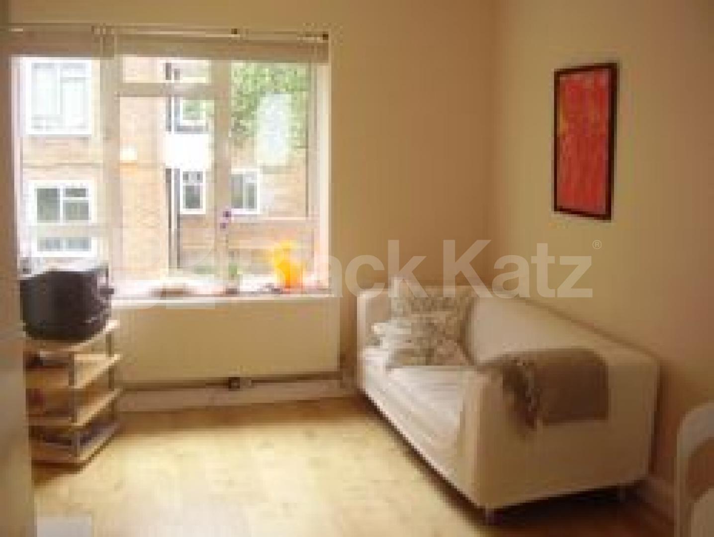 			Must See !, 3 Bedroom, 1 bath, 1 reception Flat			  Grange Grove, ISLINGTON