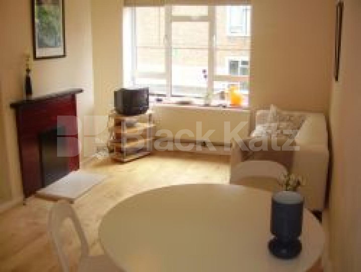 			Must See !, 3 Bedroom, 1 bath, 1 reception Flat			  Grange Grove, ISLINGTON