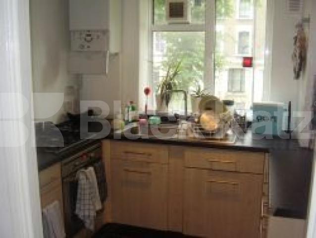			Must See !, 3 Bedroom, 1 bath, 1 reception Flat			  Grange Grove, ISLINGTON