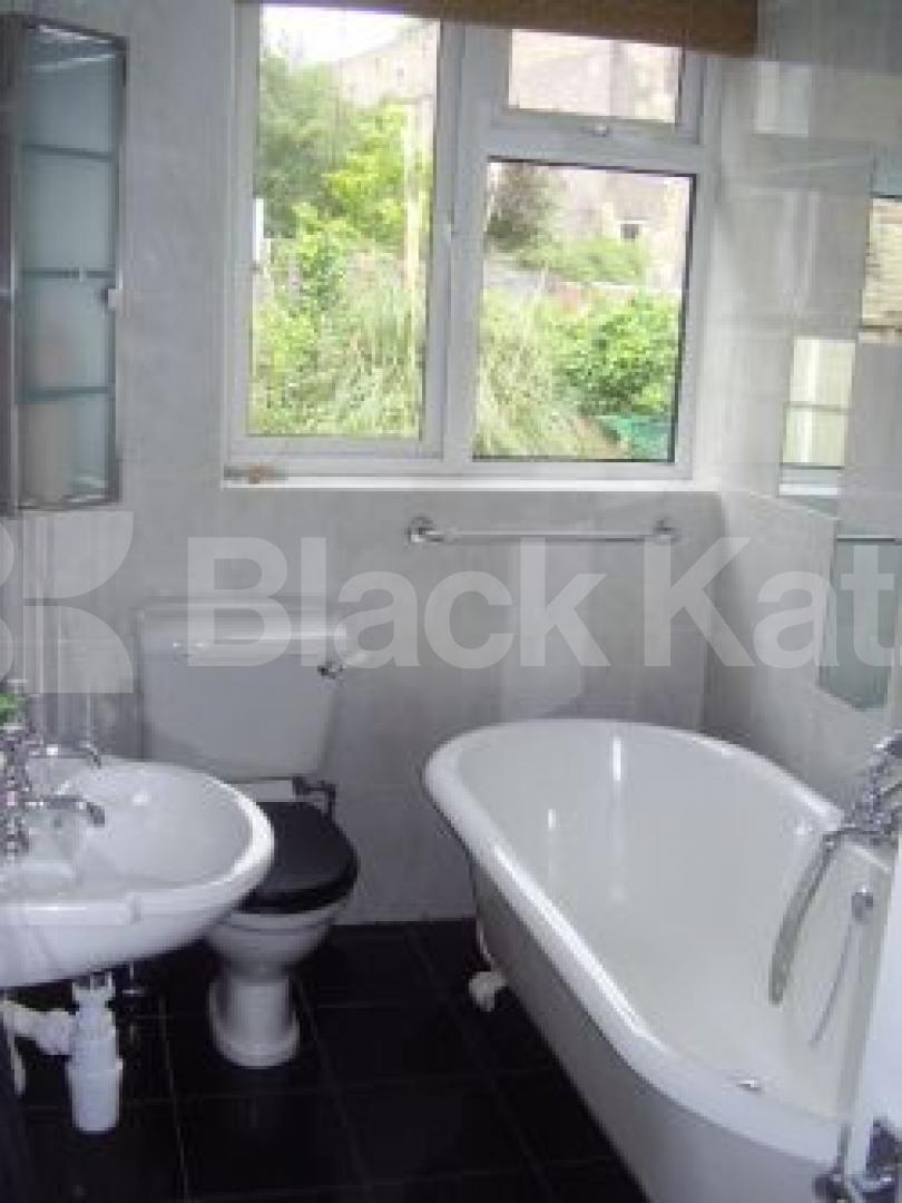 			2 Bedroom, 1 bath, 1 reception Flat			 Conewood Street, HIGHBURY N5