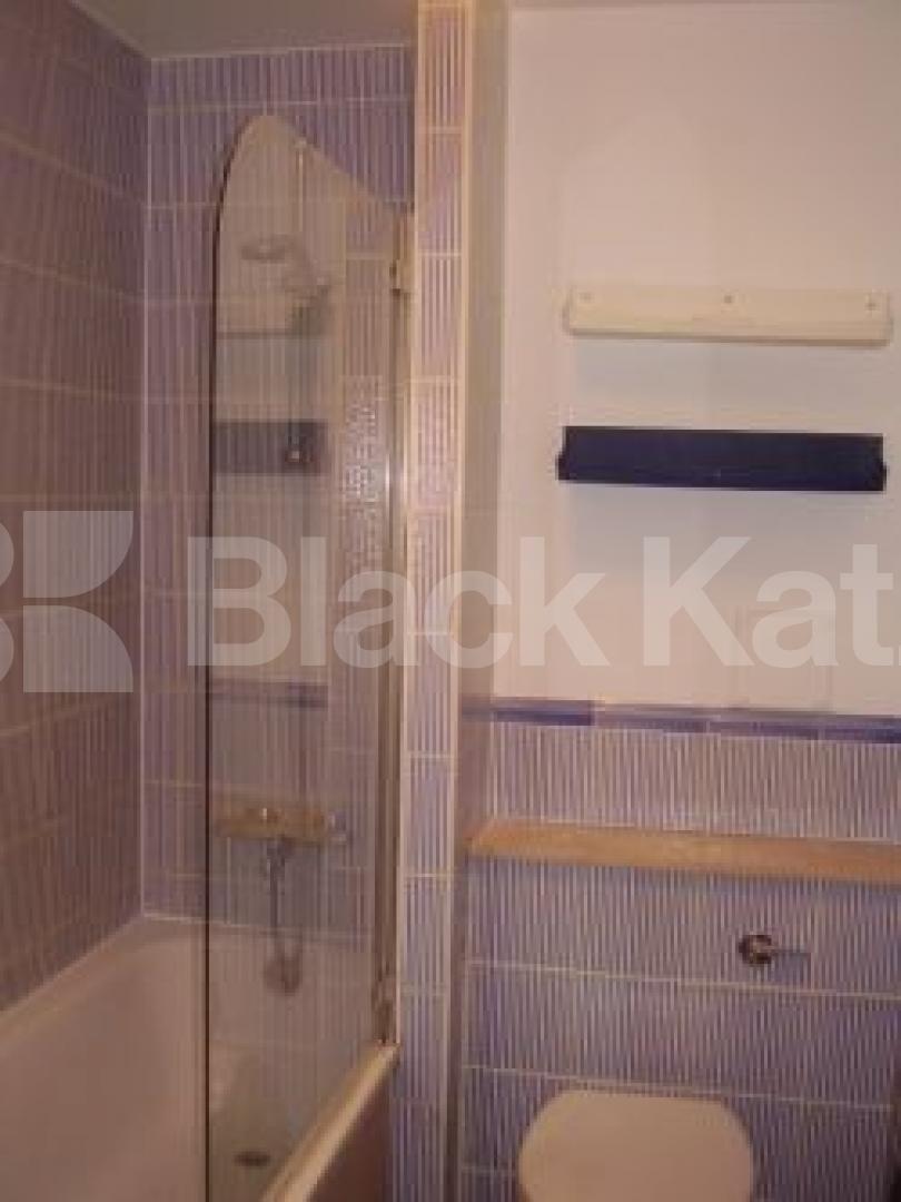 			2 Bedroom, 1 bath, 1 reception Flat			 Drayton Park, HIGHBURY N5