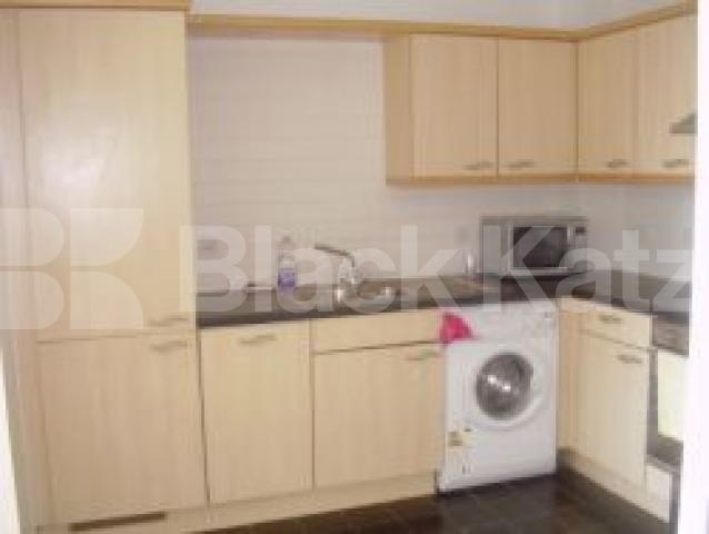 			2 Bedroom, 1 bath, 1 reception Flat			 Drayton Park, HIGHBURY N5