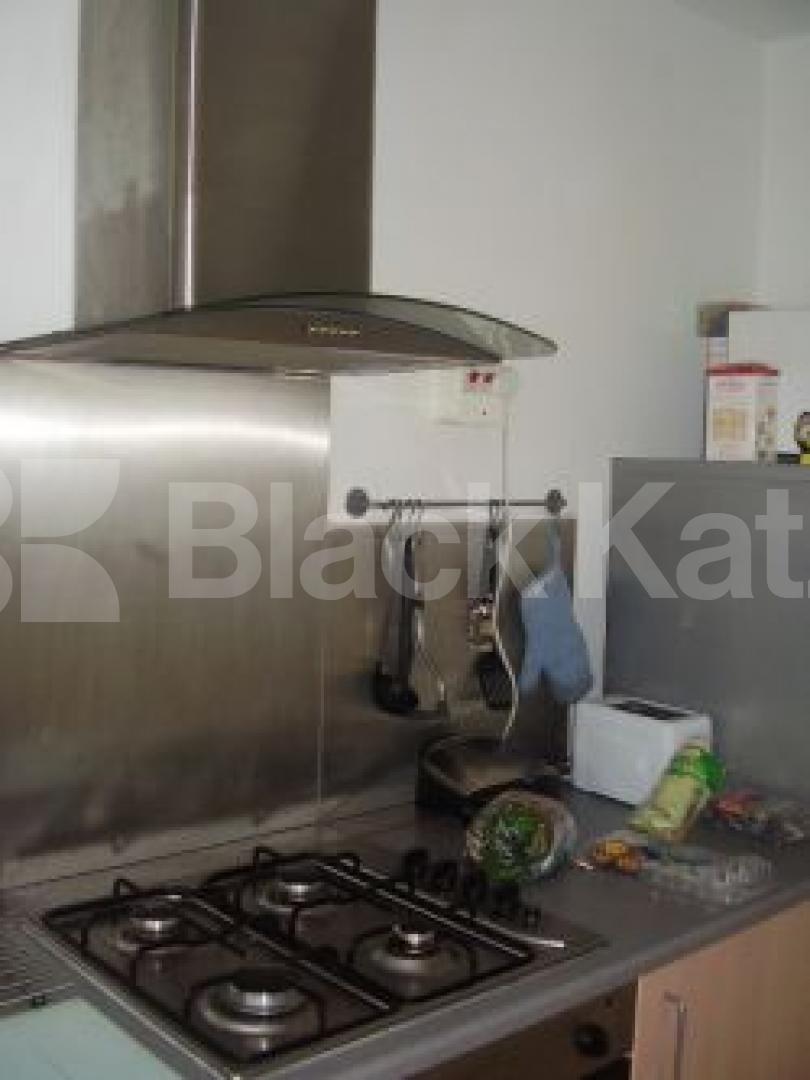 			NEW INSTRUCTION, 3 Bedroom, 1 bath, 1 reception Flat			 Shaftesbury Road, OLD STREET N1