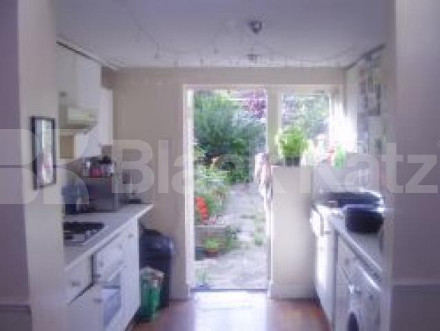 			NEW INSTRUCTION!, 5 Bedroom, 1 bath, 1 reception House			 Mayton Street, HOLLOWAY 