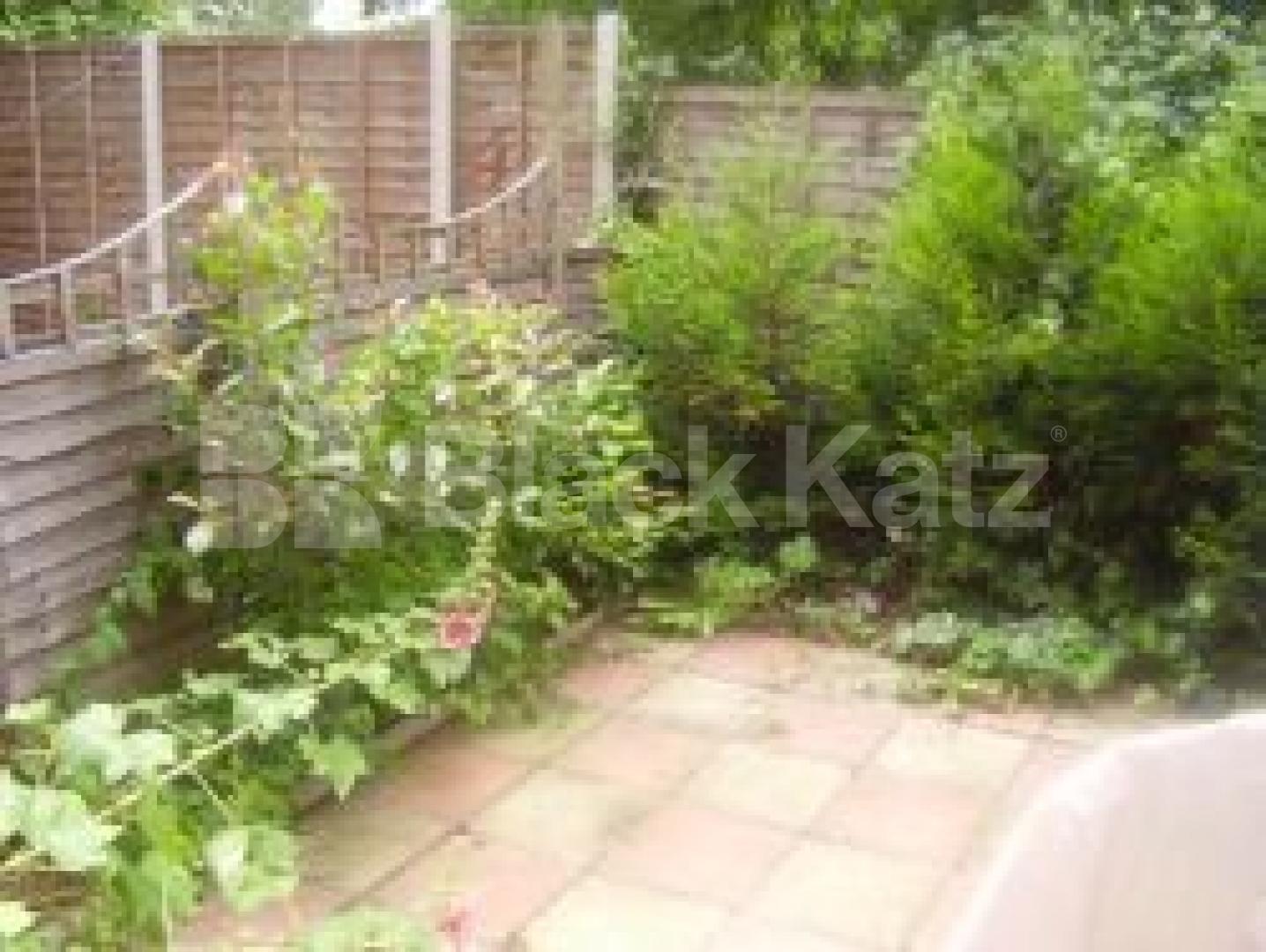 			NEW INSTRUCTION, 3 Bedroom, 1 bath, 1 reception Flat			 Murray Grove, OLD STREET N1