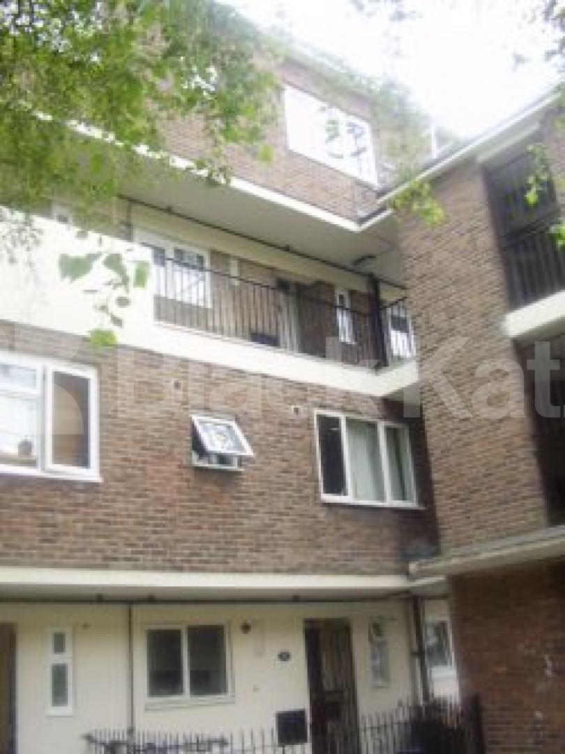 			NEW INSTRUCTION, 3 Bedroom, 1 bath, 1 reception Flat			 Shaftesbury Road, OLD STREET N1