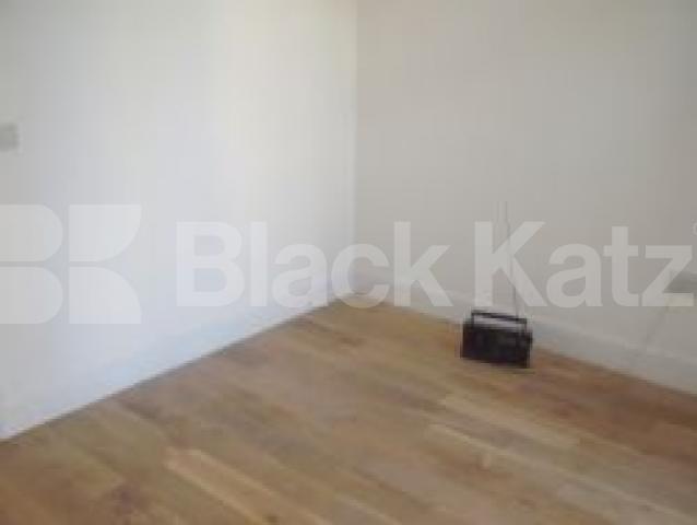 			MUST SEE, 2 Bedroom, 1 bath, 1 reception Flat			 Archway Close, Archway