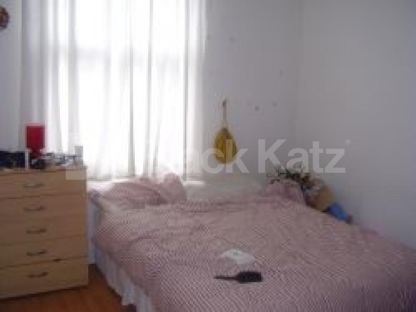 			NEW INSTRUCTION, 2 Bedroom, 1 bath, 1 reception Flat			 OLD STREET, OLD STREET EC1