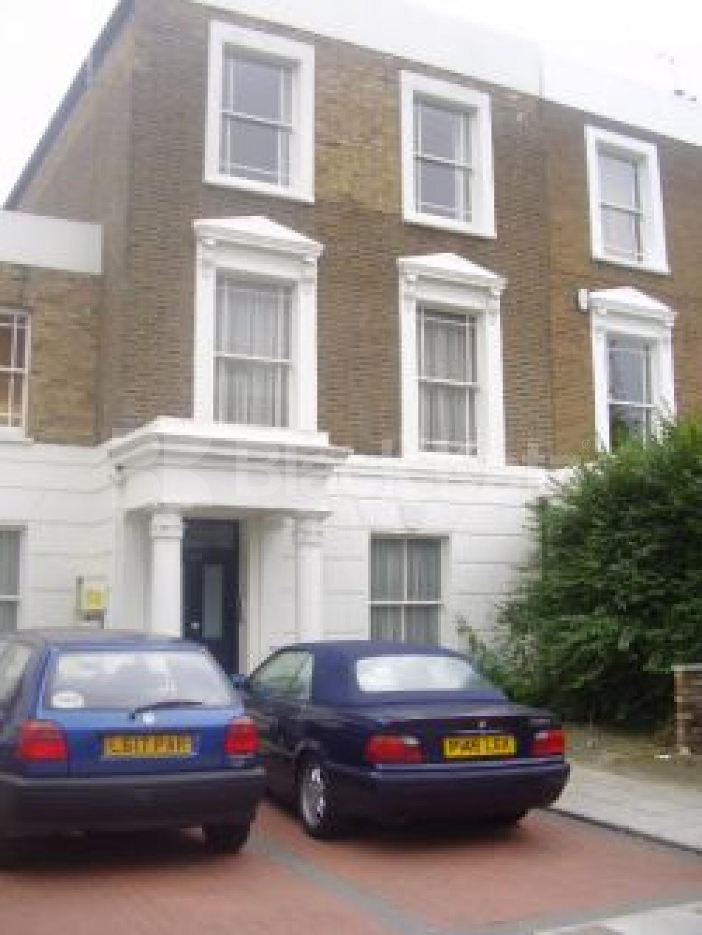 			HIGHLY RECCOMENDED!!!!!!, 2 Bedroom, 1 bath, 1 reception Flat			 Southgate road, De beauvour town/Islington N1