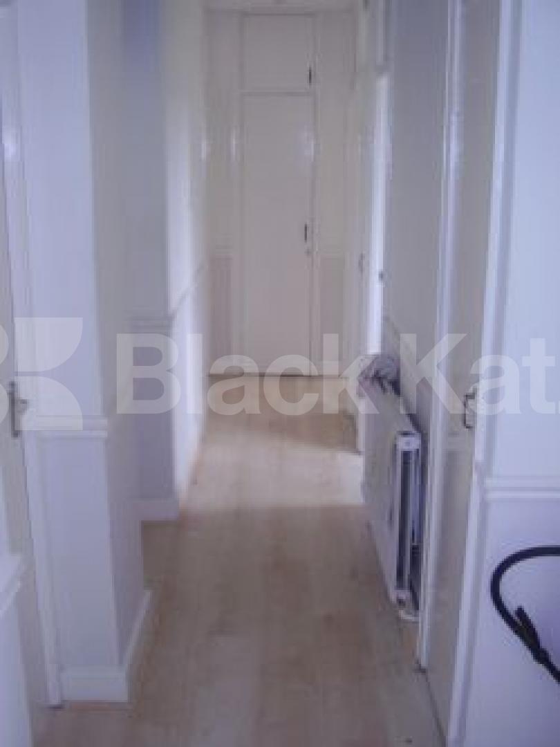 			Great Location and lovely flat!!!, 3 Bedroom, 1 bath, 1 reception Flat			 Riversdale Road, HIGHBURY N5