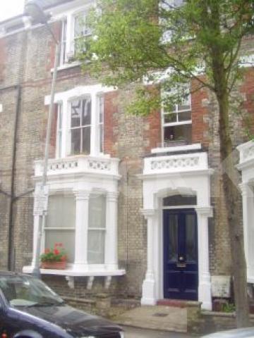 			Amazing!!! Must see!!!, 2 Bedroom, 1 bath, 1 reception Flat			 Staverdale road, Highbury
