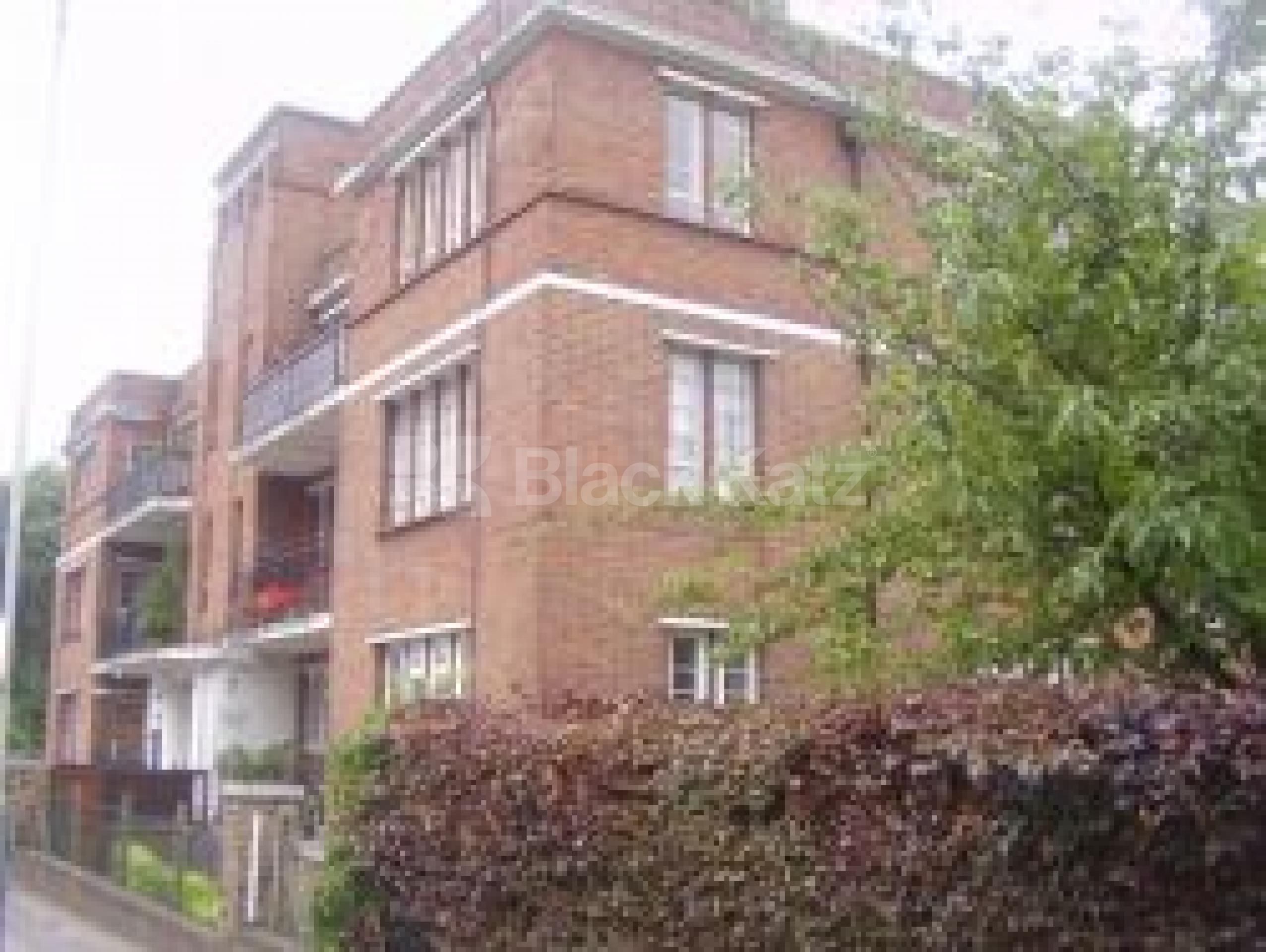 			Great Location and lovely flat!!!, 3 Bedroom, 1 bath, 1 reception Flat			 Riversdale Road, HIGHBURY N5 N5