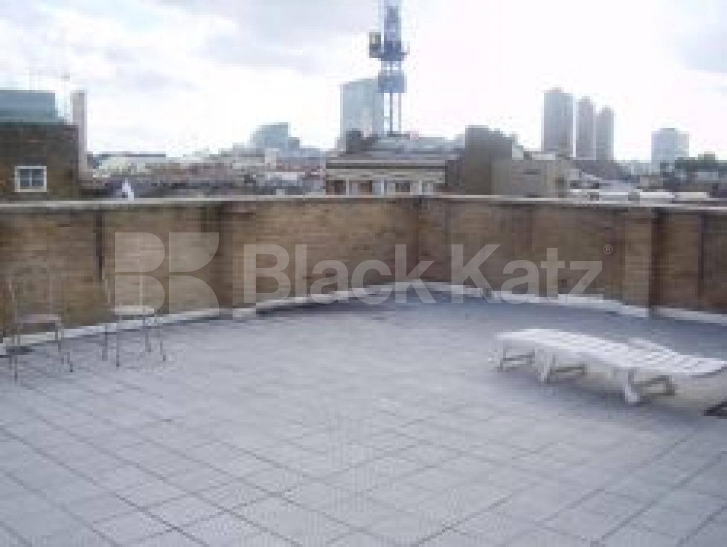 			Amazing!!! Must see!!! Get a viewing NOW!!!!!!!, 1 Bedroom, 1 bath, 1 reception Flat			 Batemans Row, Shoreditch / Liverpool st.