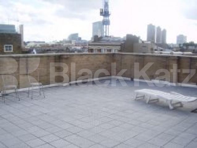 			Amazing!!! Must see!!! Get a viewing NOW!!!!!!!, 1 Bedroom, 1 bath, 1 reception Flat			 Batemans Row, Shoreditch / Liverpool st.