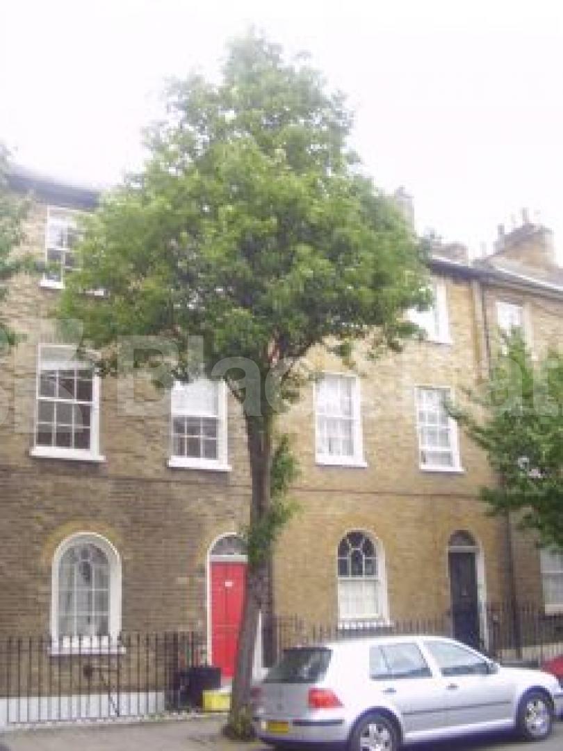 			3 Bedroom, 1 bath, 1 reception Flat			 Offord Road, BARNSBURY/ISLINGTON N1