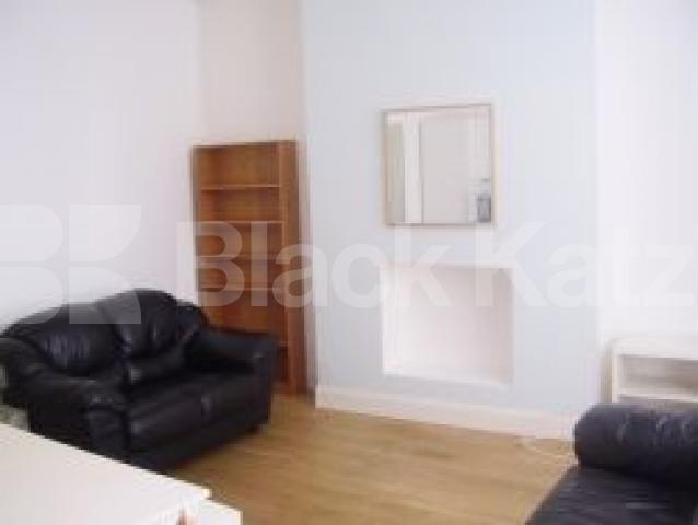 			2 Bedroom, 1 bath, 1 reception Flat			 Hanley Road, FINSBURY PARK N4