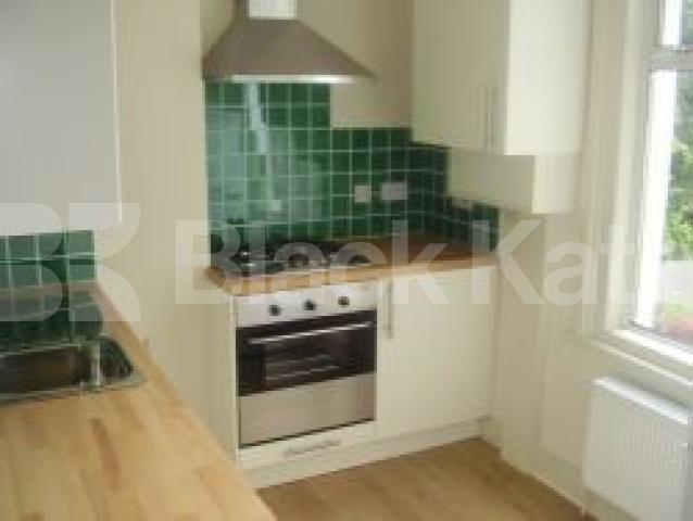 			NEW INSTRUCTION, 2 Bedroom, 1 bath, 1 reception Flat			 OAKFIELD ROAD, STROUD GREEN N4