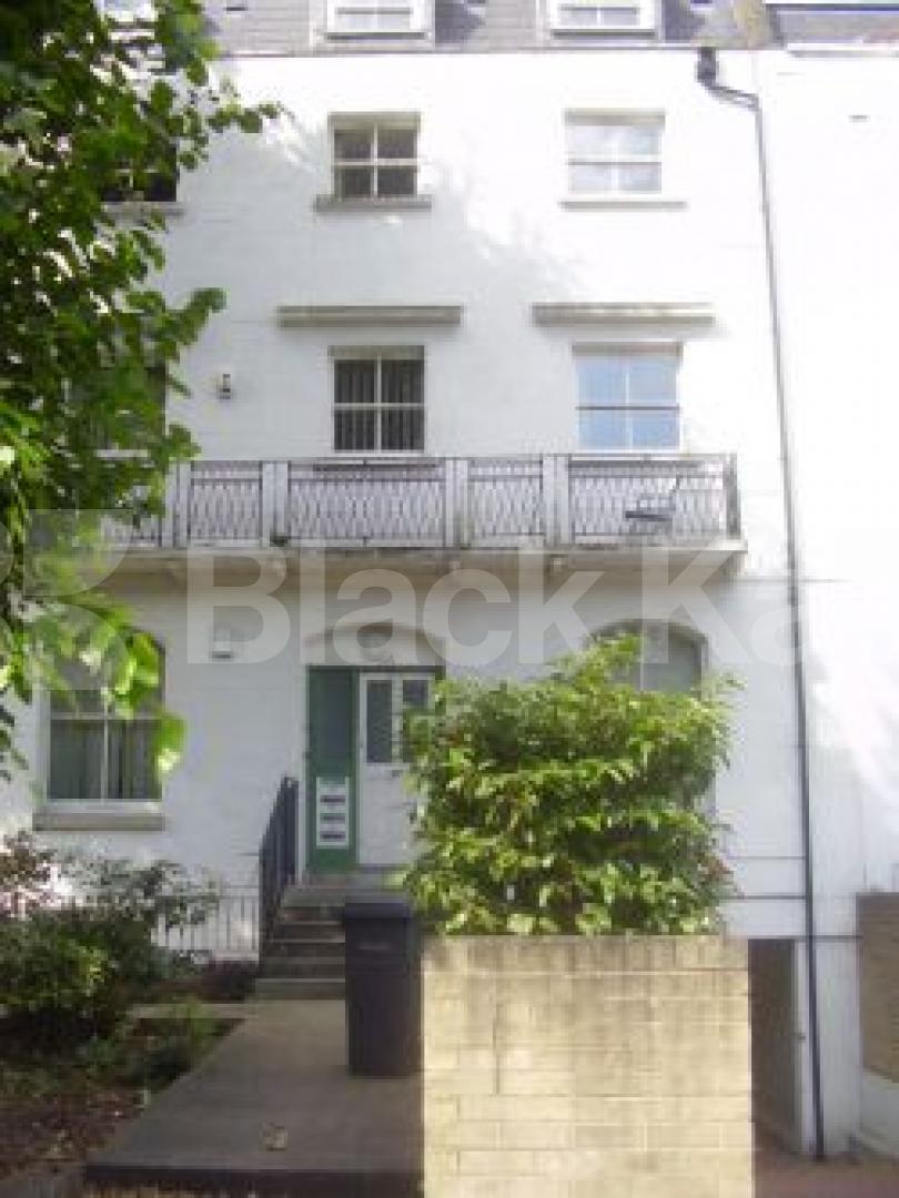 			NEW INSTRUCTION;MUST SEE, 2 Bedroom, 1 bath, 1 reception Flat			 Albion Road, Newington Green