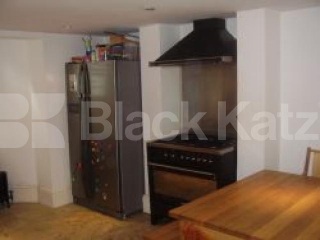 			MUST SEE, 4 Bedroom, 1 bath, 1 reception House			 Bardolph Road, Tufnell park