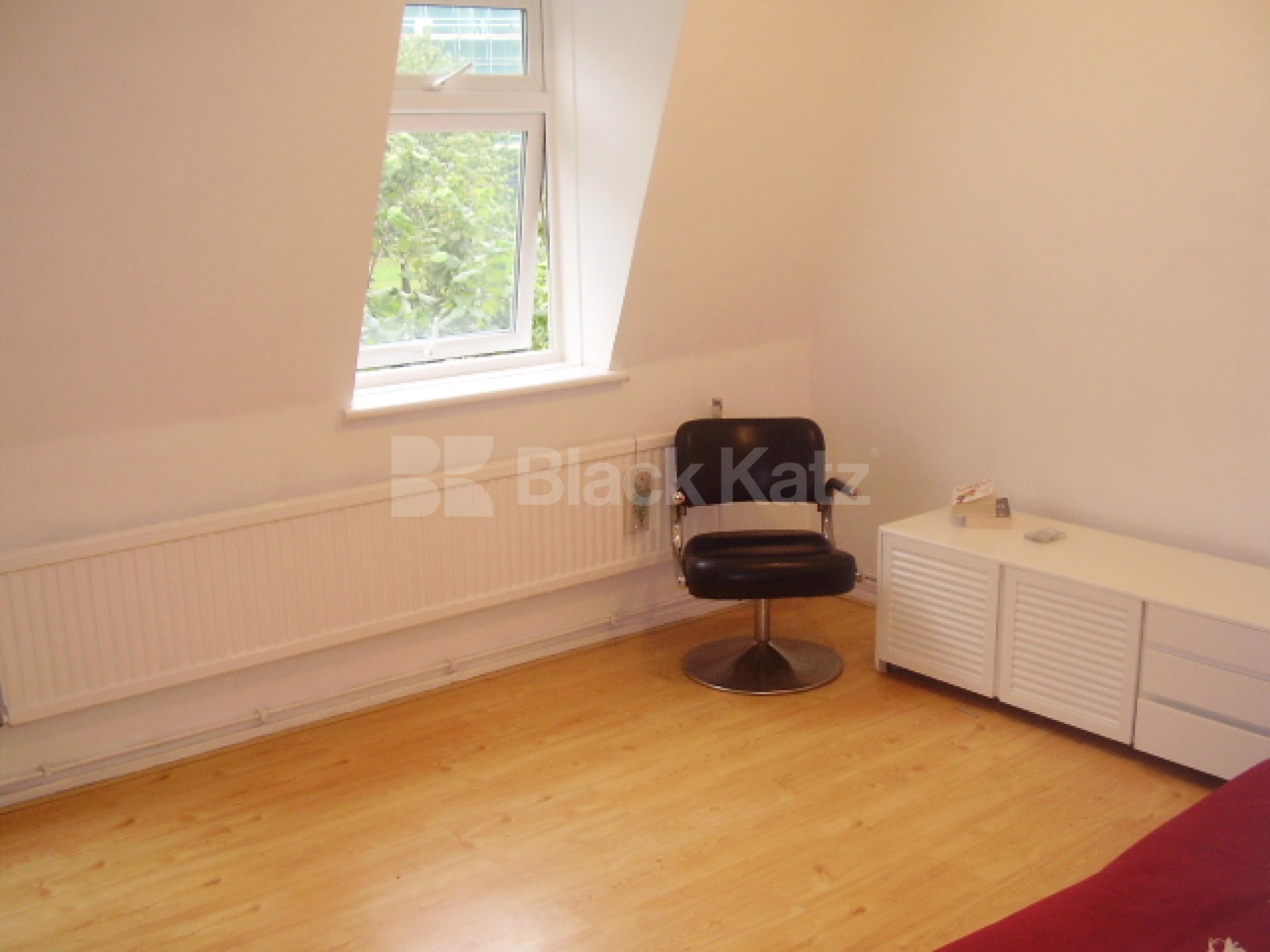 			1 Bedroom, 1 bath, 1 reception Maisonette			 Highbury Station Road, Highbury N1