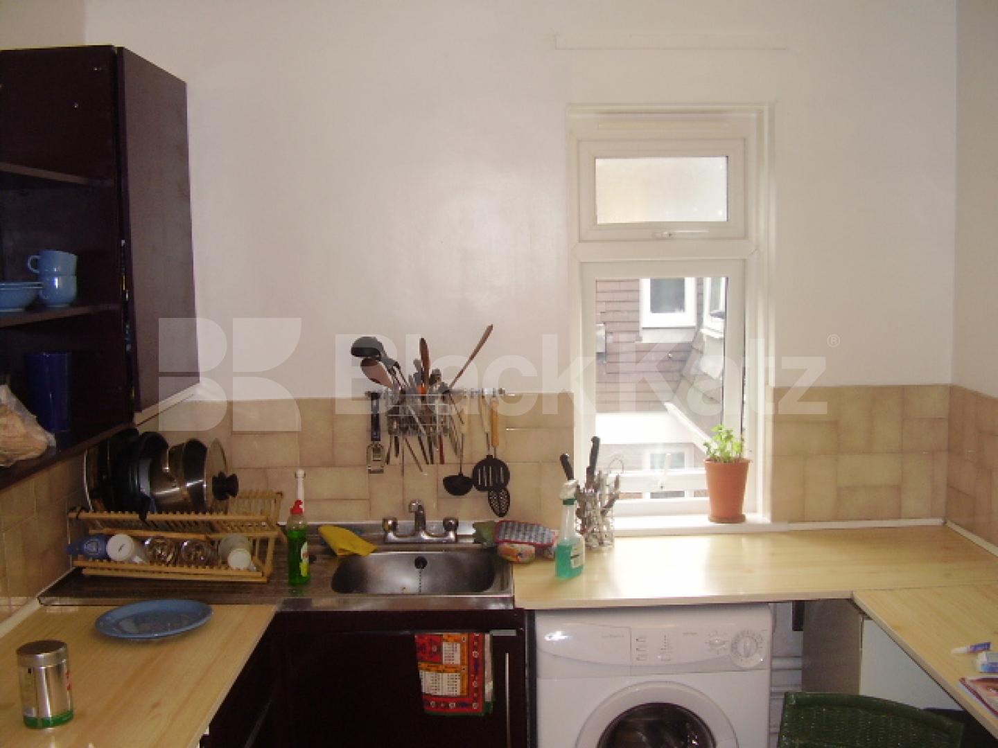 			1 Bedroom, 1 bath, 1 reception Maisonette			 Highbury Station Road, Highbury