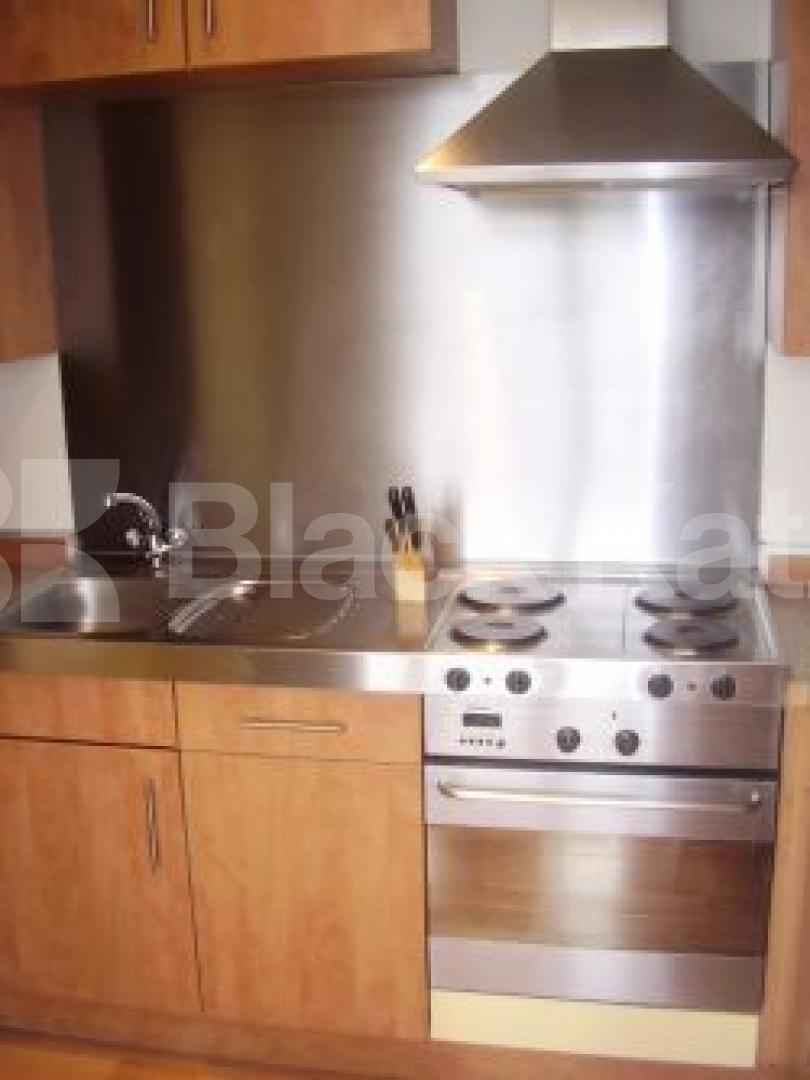 			PORTERED PRIVATE DEVELOPMENT, 1 Bedroom, 1 bath, 1 reception Flat			 City Road, ISLINGTON