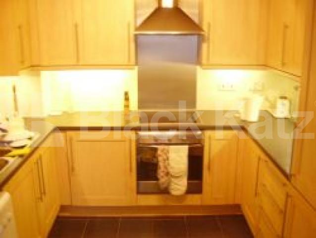 			NEW INSTRUCTION, 2 Bedroom, 1 bath, 1 reception Ground Floor Flat			 Aldersgate Street, OLD STREET