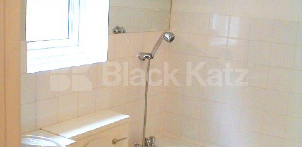 			- ONLY 3 WEEKS DEPOSIT REQUIRED -, 2 Bedroom, 1 bath, 1 reception Flat			 Chiswick High Road, Chiswick/Turnham Green