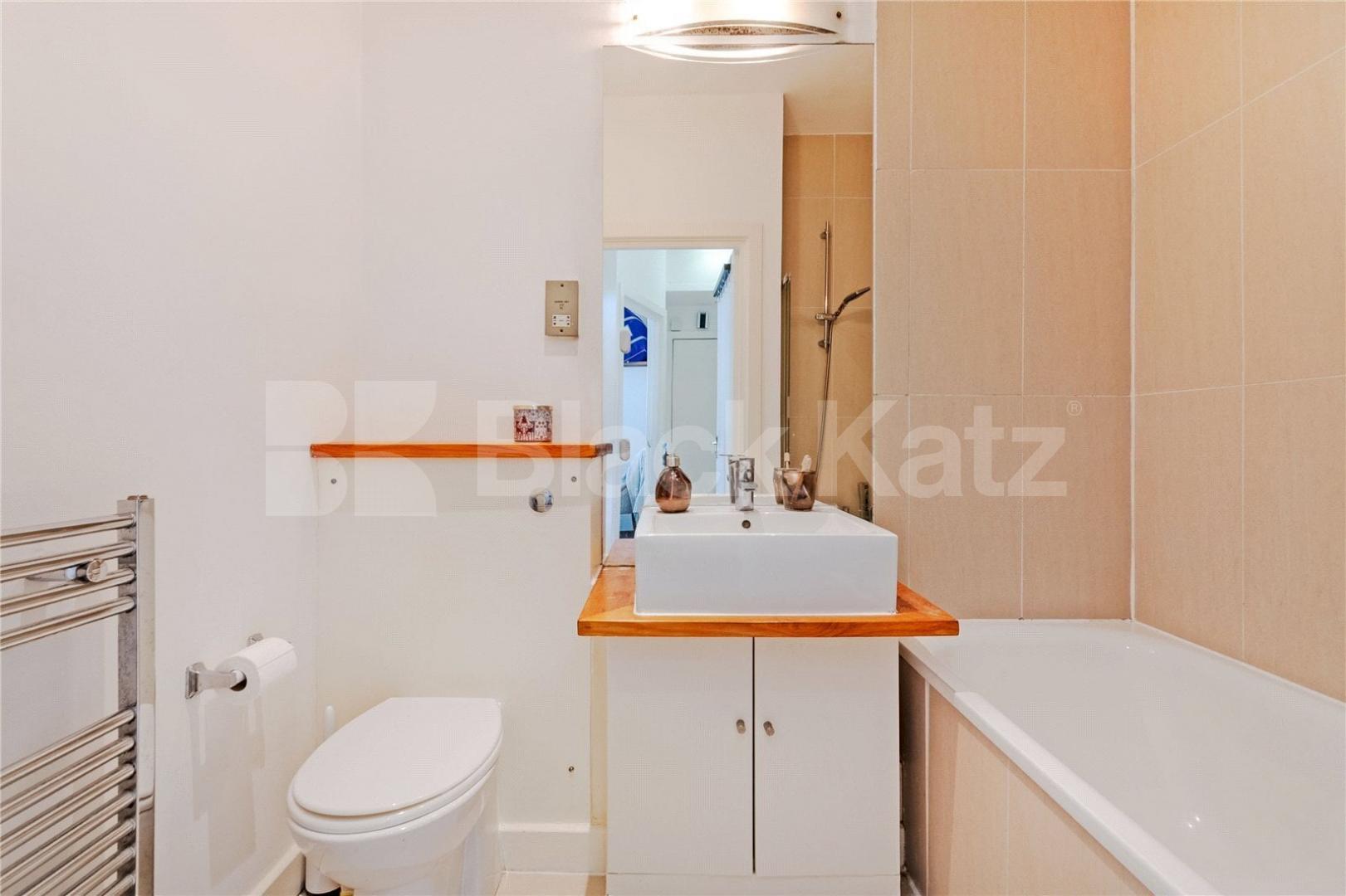 Two-Bedroom Property to Rent on Chatsworth Road, NW2A well-presented two-bedroom property located on Chatsworth Road, NW2, now available to rent Chatsworth Road, London, NW2,  London
