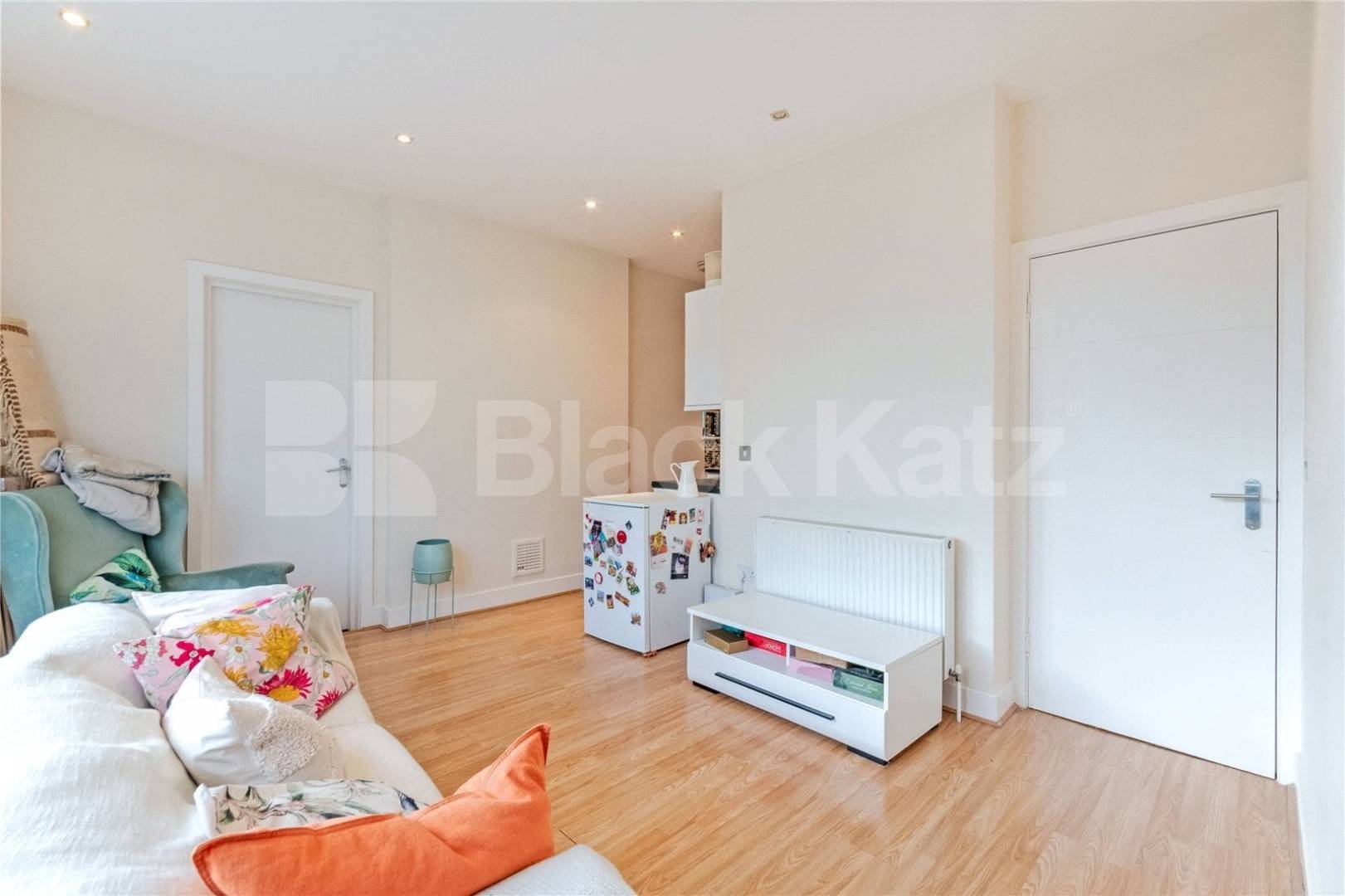 Two-Bedroom Property to Rent on Chatsworth Road, NW2A well-presented two-bedroom property located on Chatsworth Road, NW2, now available to rent Chatsworth Road, London, NW2,  London